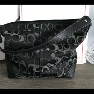 Coach Monogram Shoulder bag Blk/grey